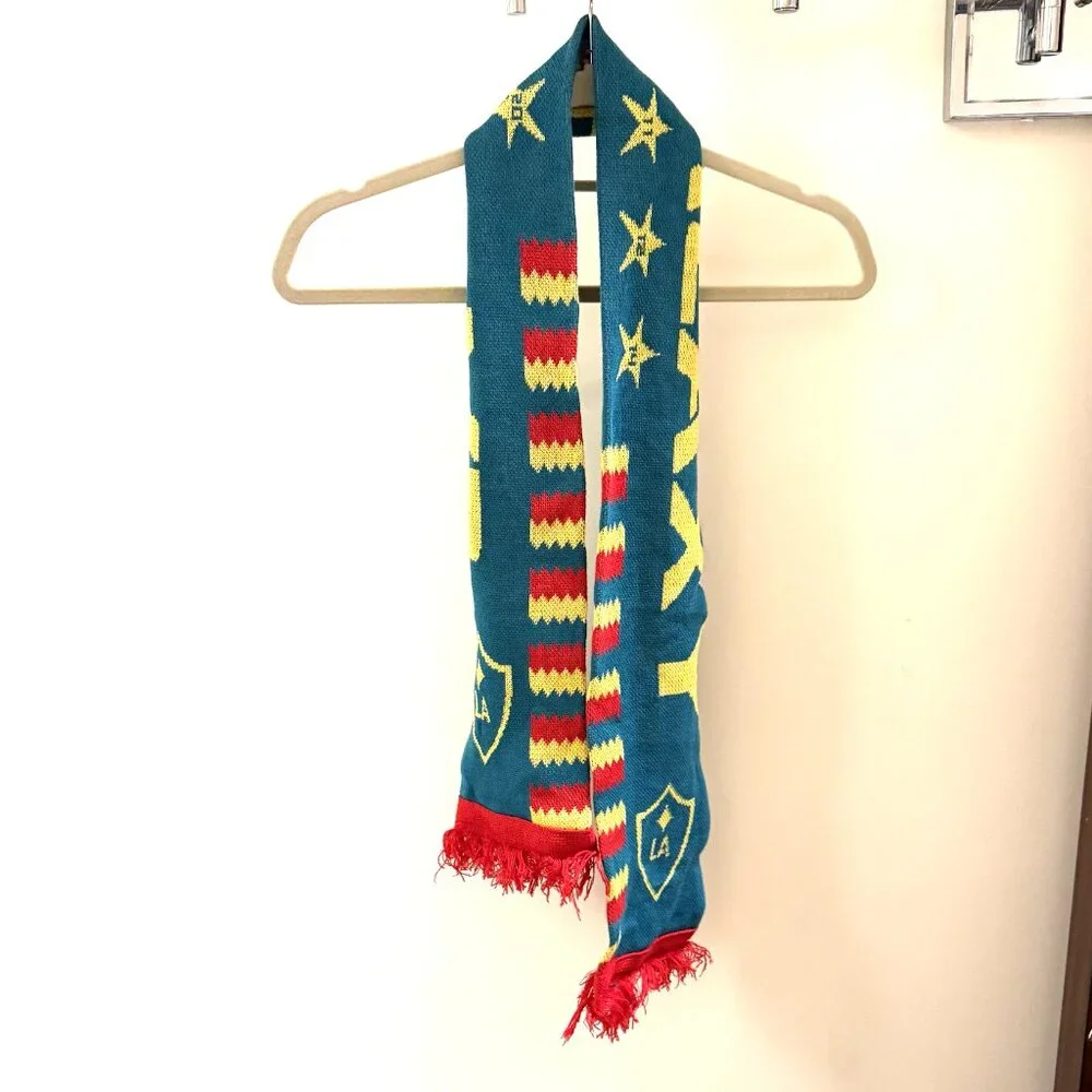 NWOT LA Galaxy Soccer MLS Football Scarf